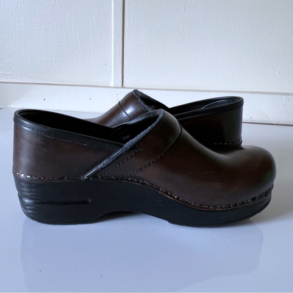 Dansko Brown Leather Clogs Comfort Casual Career Professional Orthopedic SZ 38 - Picture 4 of 15